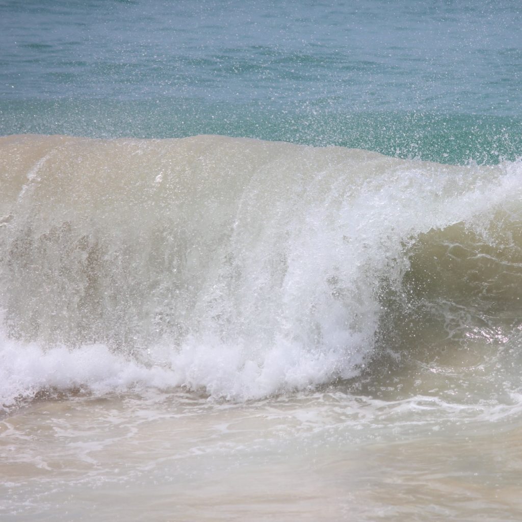 A Sleet waves in sea whatsapp dp image