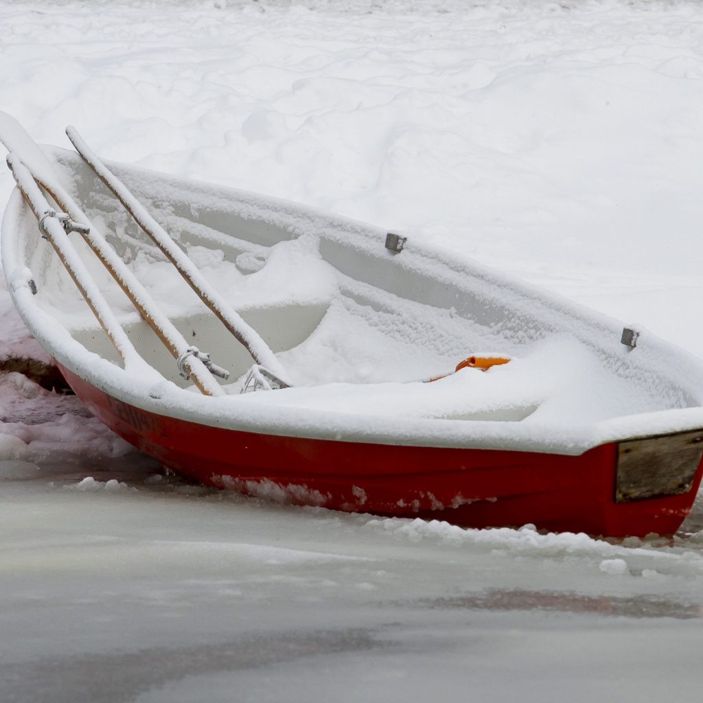 A winter ice boat sheet whatsapp dp image