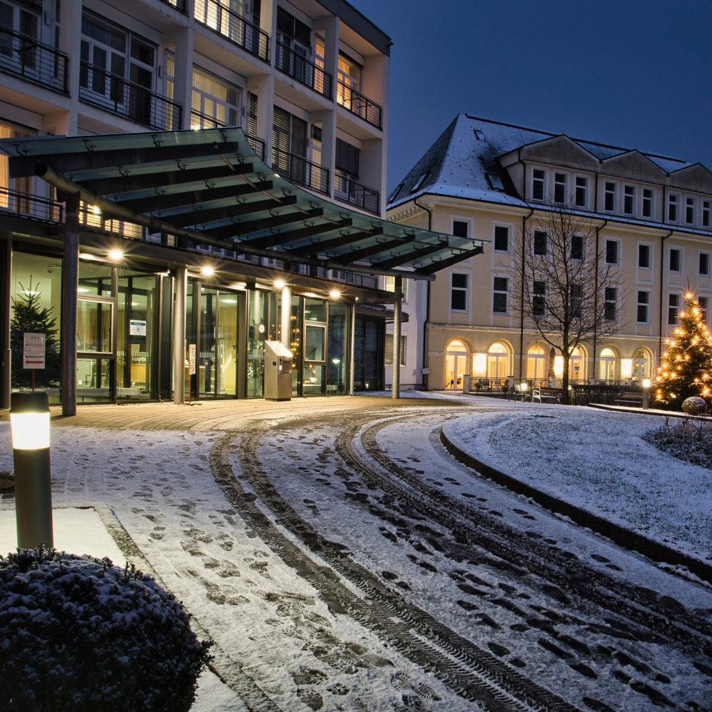 In the winter night hotels are open whatsappdp image