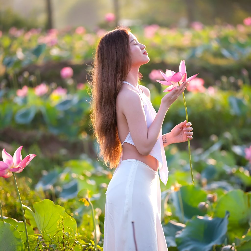 woman model portait with lotus