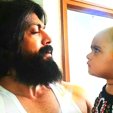Yash Fun With Daughter Whatsapp Dp Image