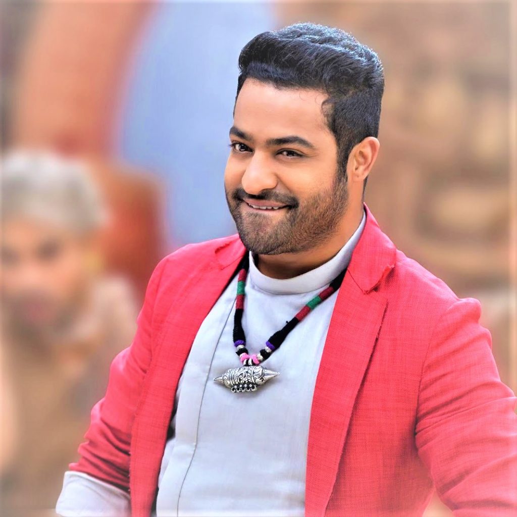 Jr NTR Wearing A Big Locket In Aravinda Sametha Movie Whatsapp Dp Image