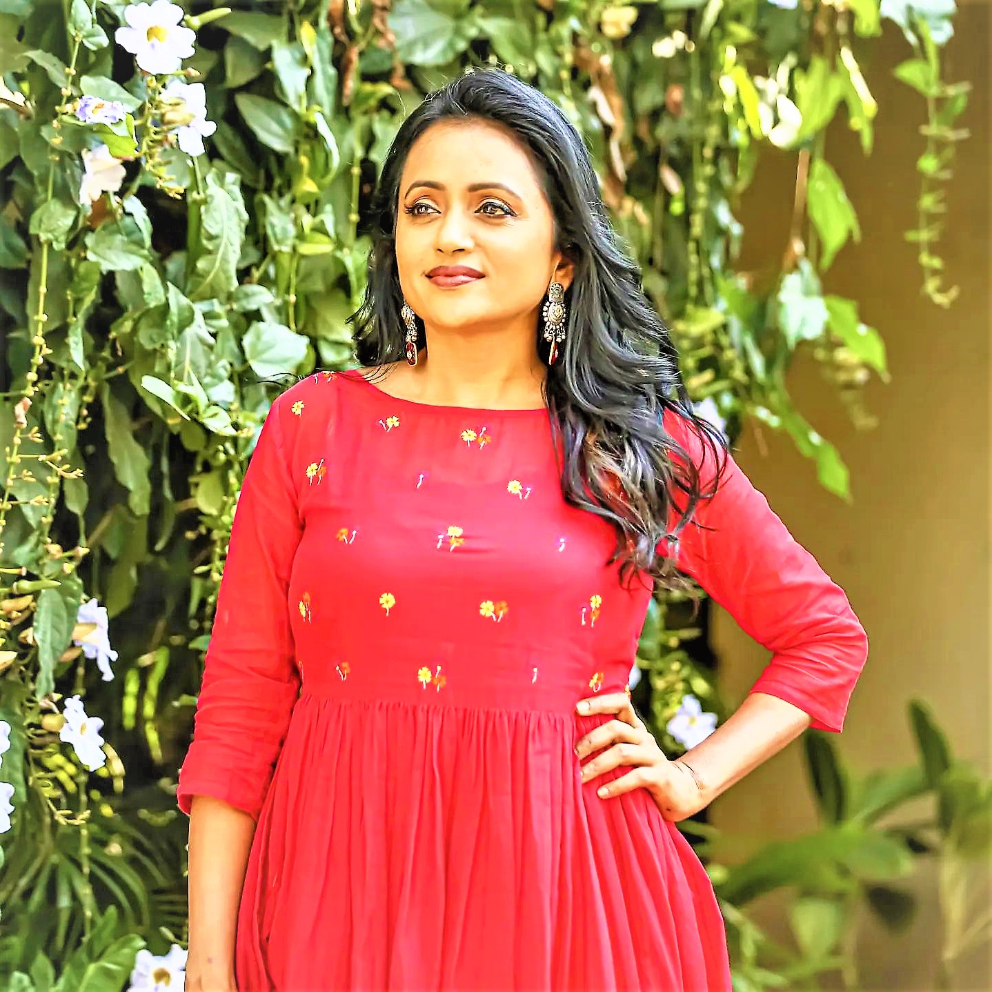 Get Ready to Laugh with Suma Kanakala: The Host Who Brightens Your Day