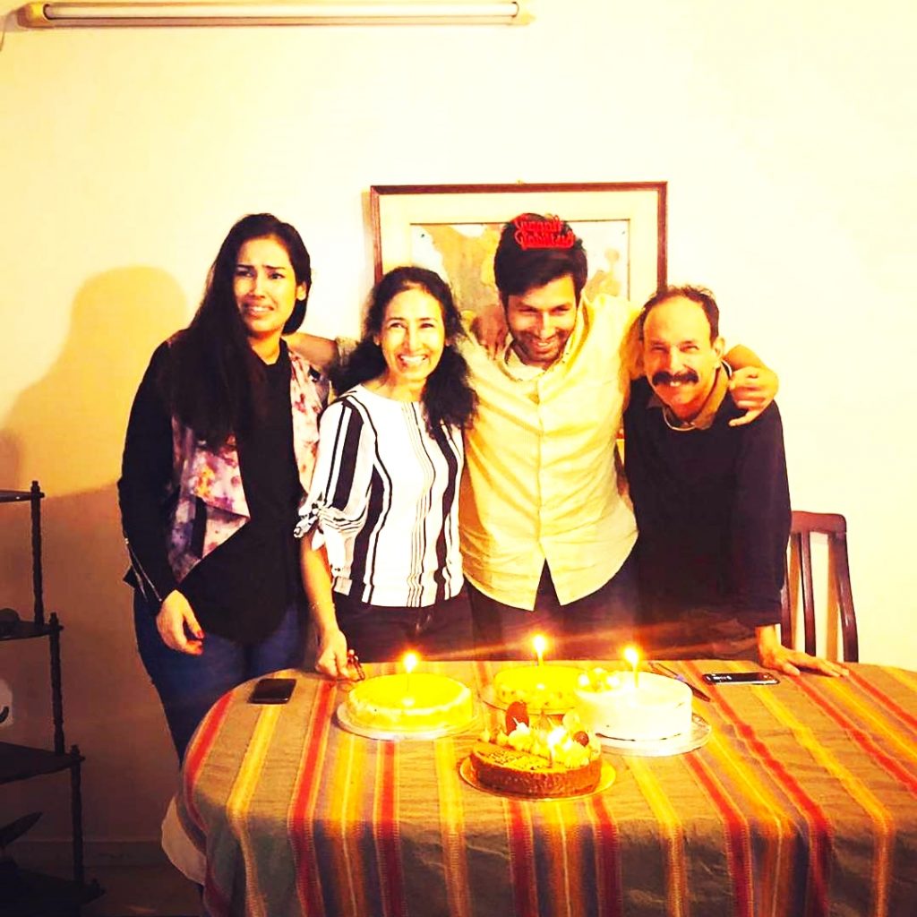 Kanan Gill Birthday Celebration With His Family WhatsApp DP Image