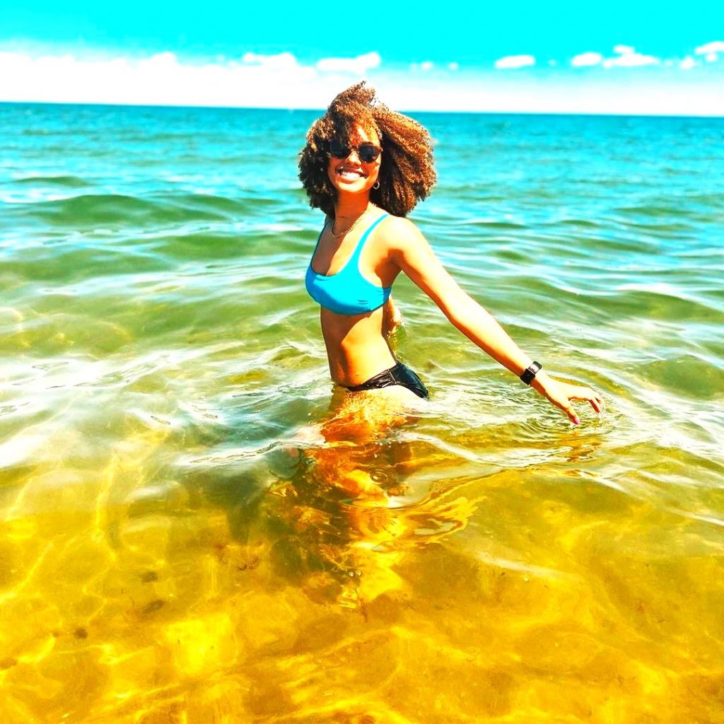 Corinne Foxx Swimming In Lake WhatsApp DP Image