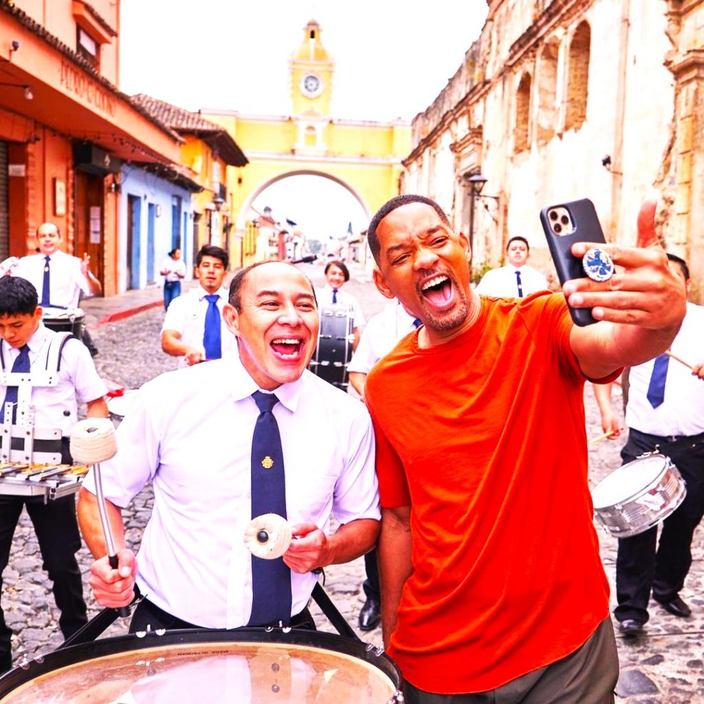 Will Smith Selfie With Band Members WhatsApp DP Image