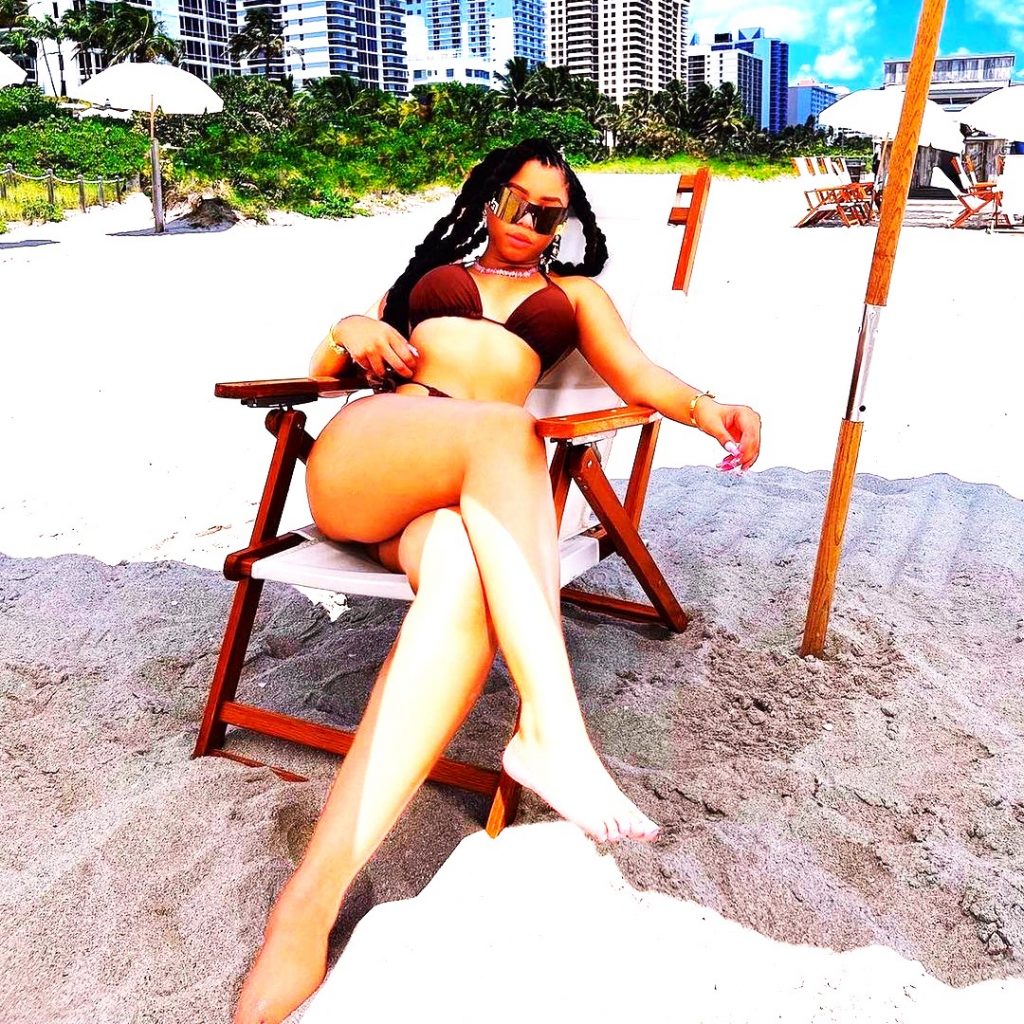 Chloe Bailey Enjoying Sea Beach WhatsApp DP Image