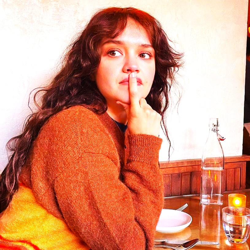 Olivia Cooke Body Expression WhatsApp DP Image