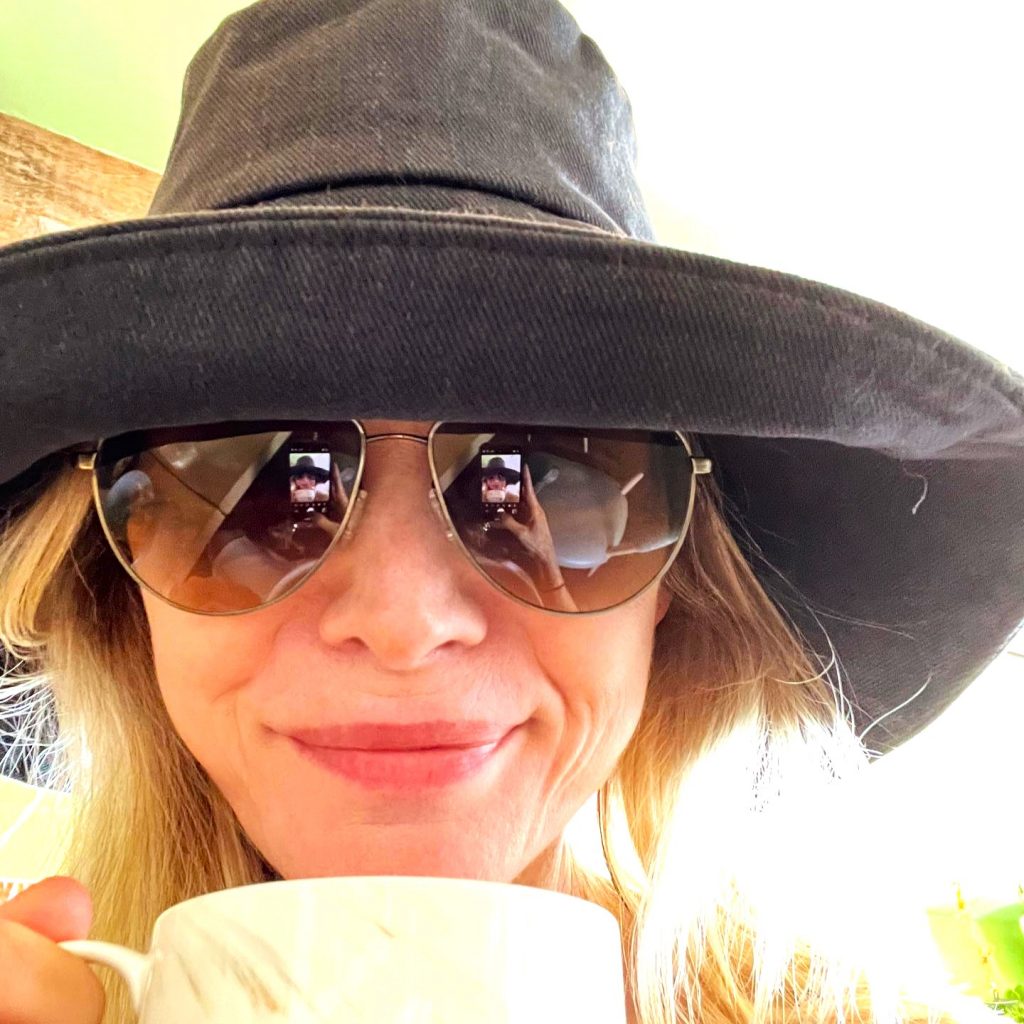 Michelle Pfeiffer Enjoying Tea WhatsApp DP Image