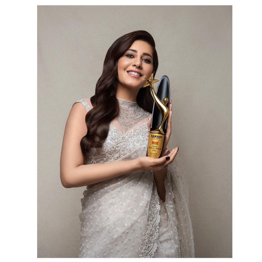 Rashi Khanna's Award Image
