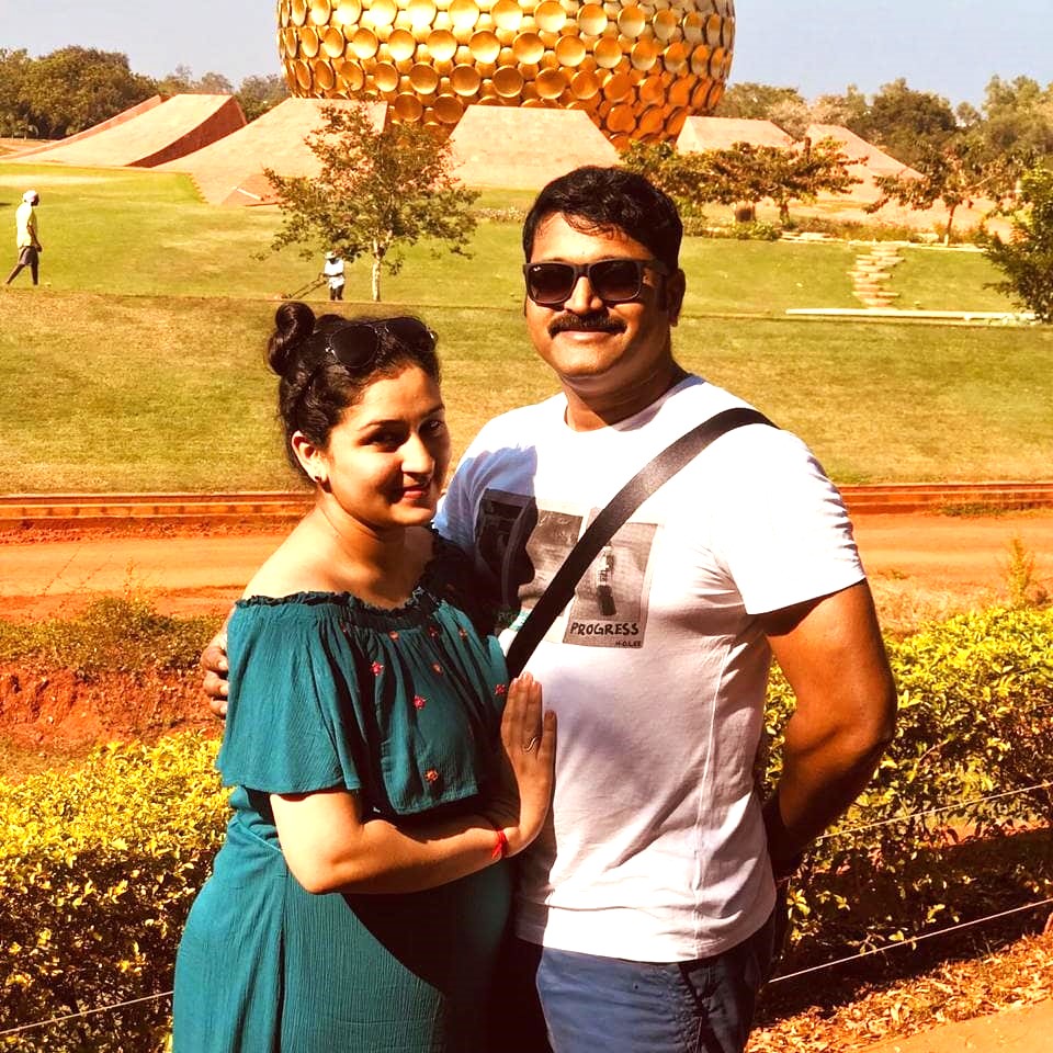 Rishab Shetty And His Wife Enjoying Traveling WhatsApp DP Image