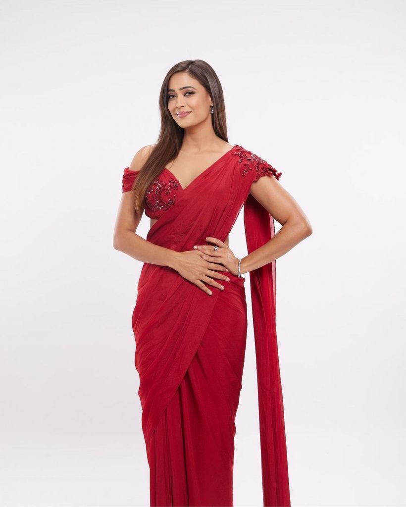 Shweta Tiwari Wear A Beautiful saree