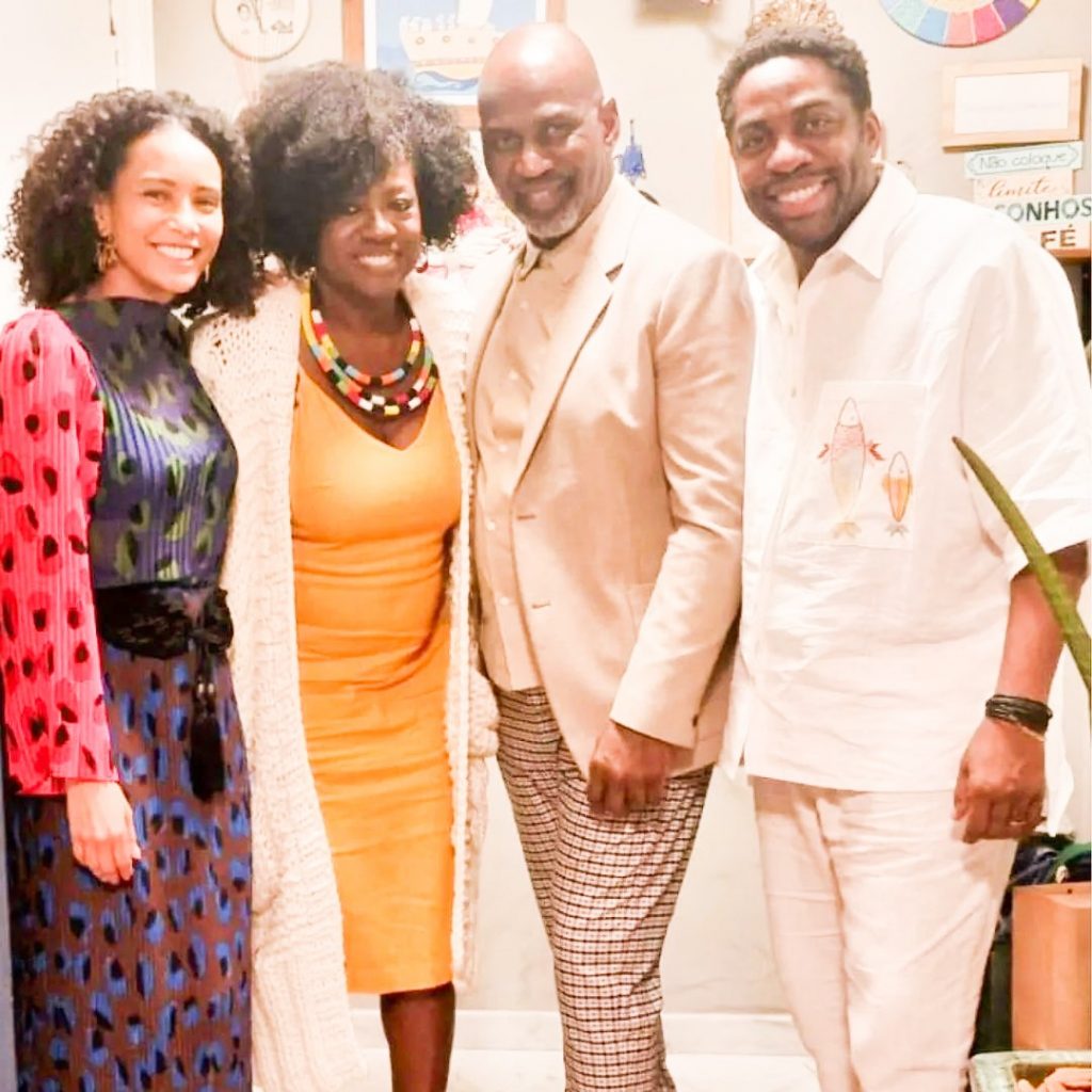 Viola Davis And His Family Members WhatsApp DP Image