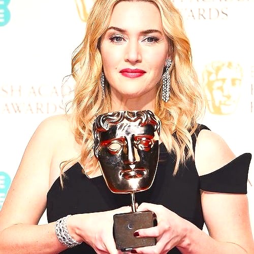 Kate Winslet Holding Award WhatsApp DP Image