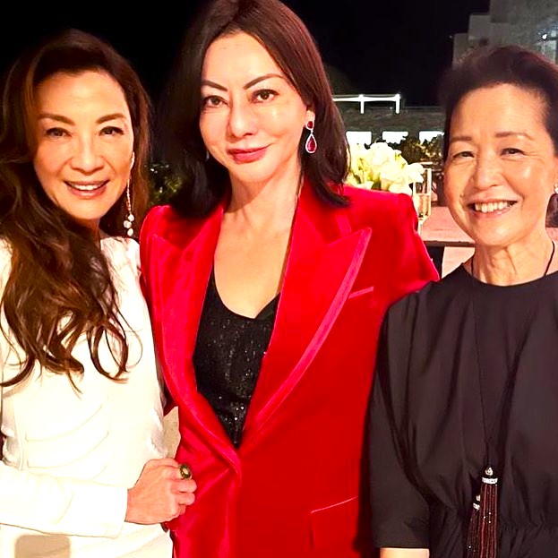 Michelle Yeoh And His Friends WhatsApp DP Image