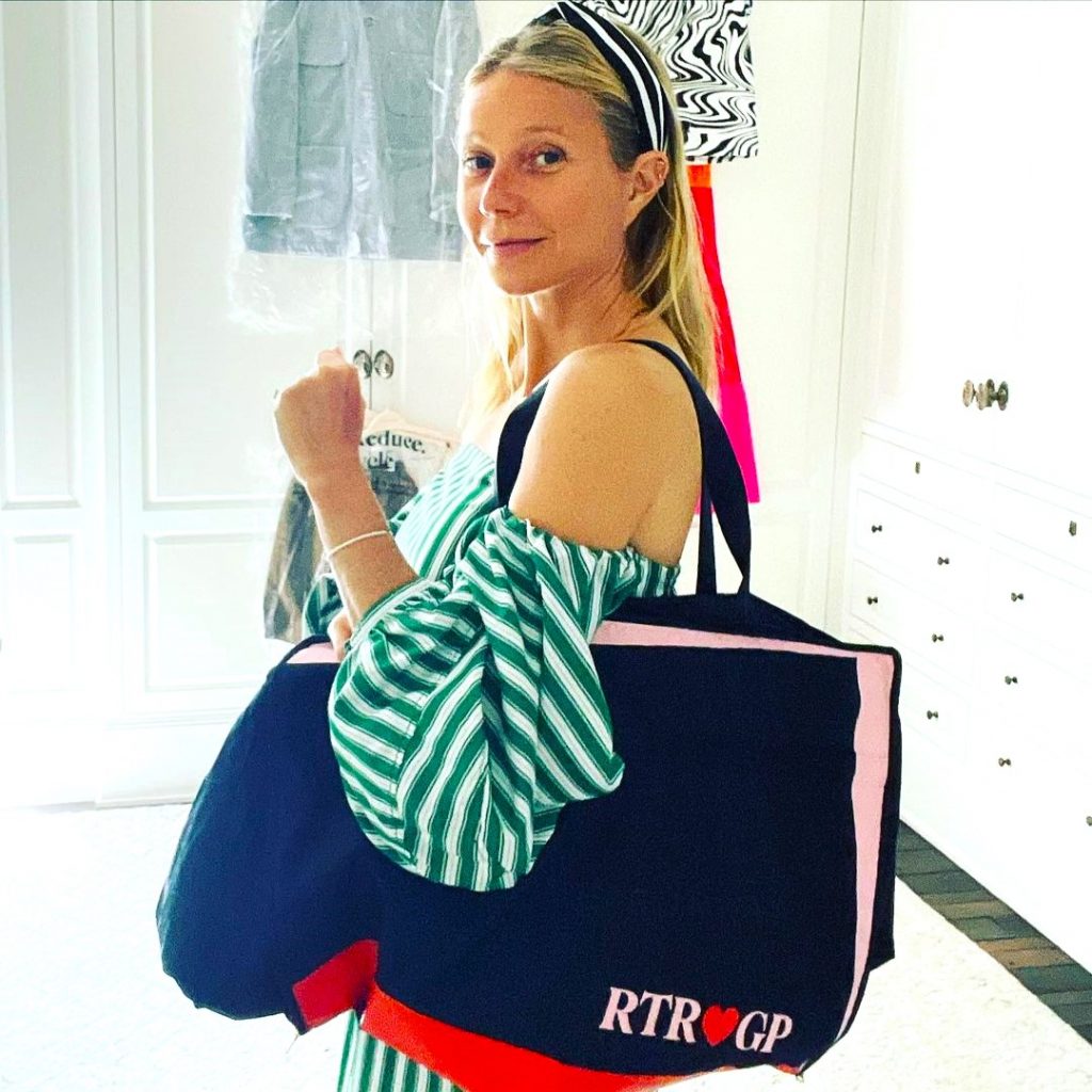 Gwyneth Paltrow Traveling Look WhatsApp DP Image