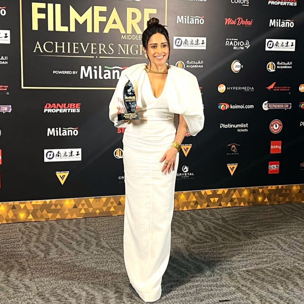 Nushrratt Bharuccha FILMFARE Award WhatsApp DP Image