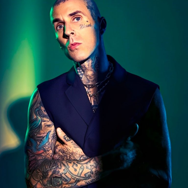 Travis Barker: A Captivating Photo Gallery Showcasing the Iconic Style ...