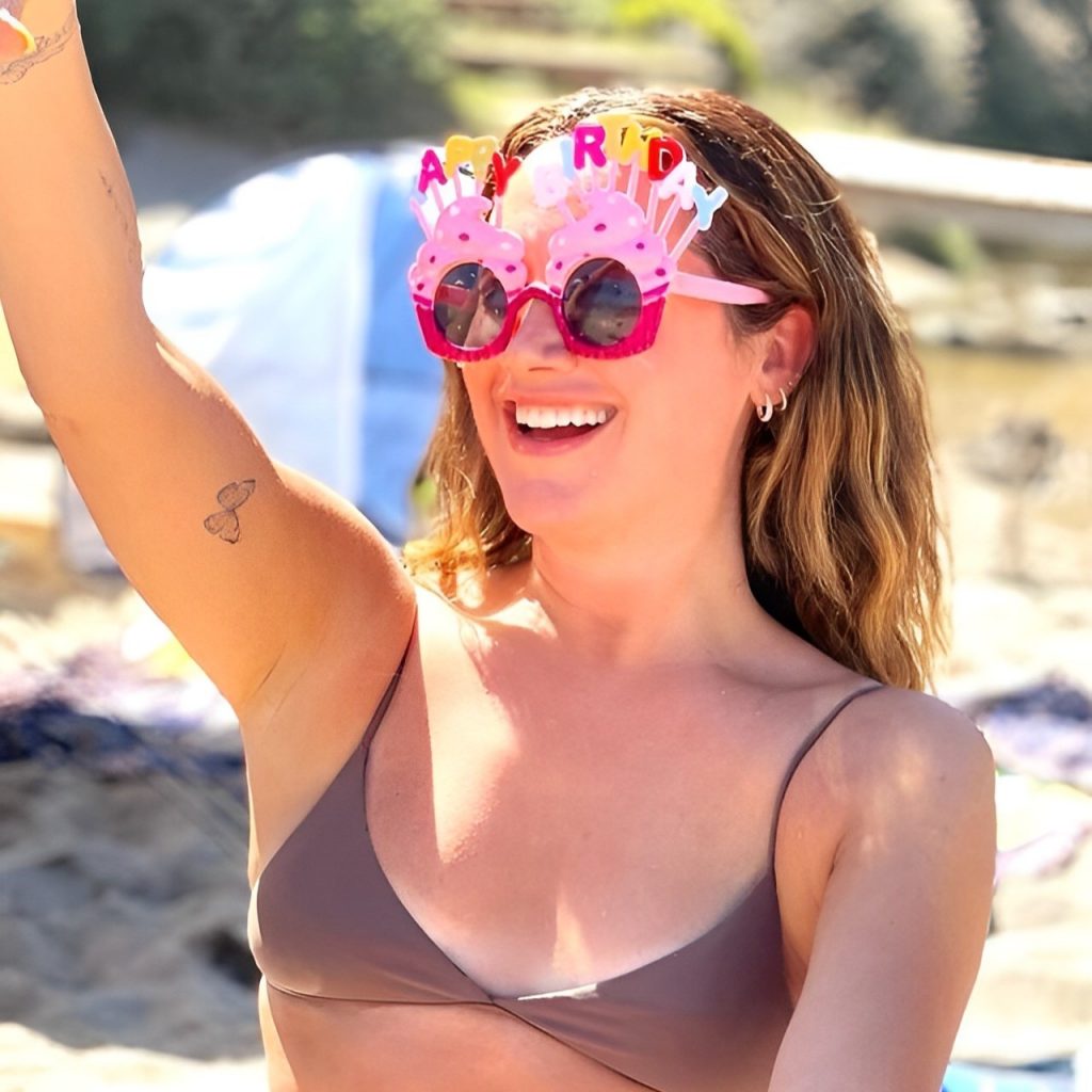 Ashley Tisdale Happy Moment