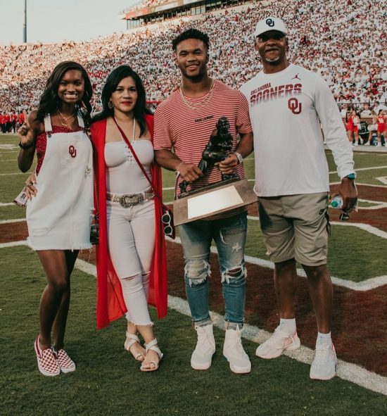 Kyler Murray with his family