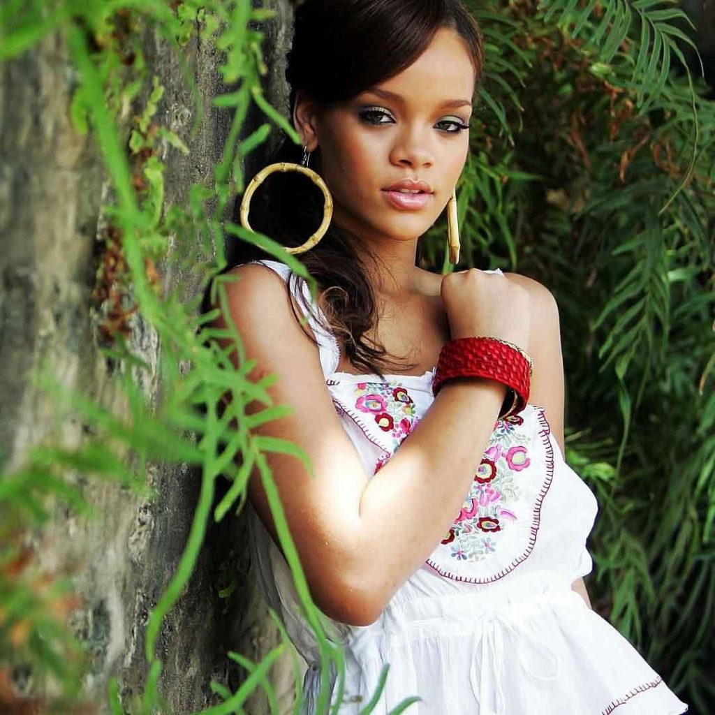 Rihanna Outfit
